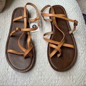 NWT Light brown strappy sandles, Size 10W